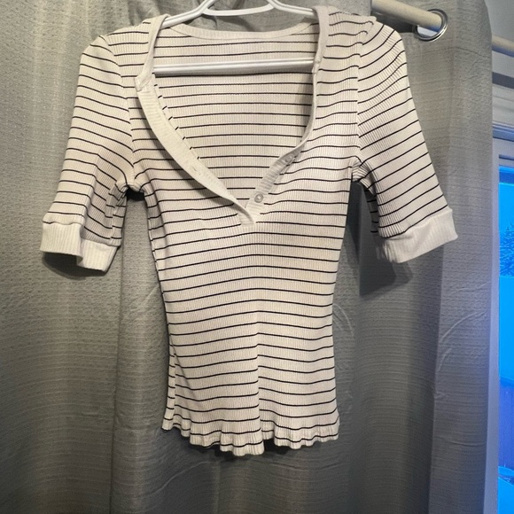 Striped V-Neck Ribbed Top - Picture 2 of 3